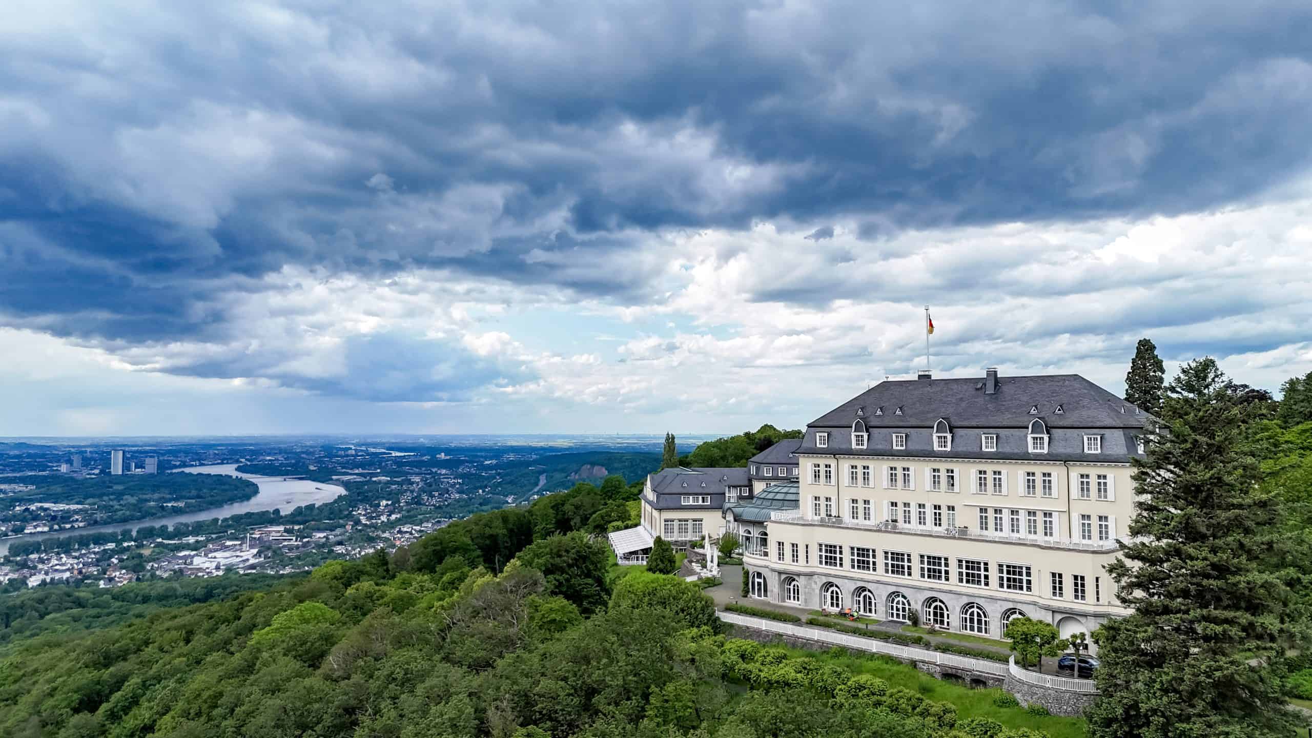 Steigenberger-Icon_Grandhotel-und-Spa-Petersberg_Exterior-scaled